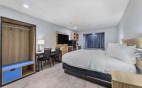 Day Inn By Wyndham San Antonio Downtown